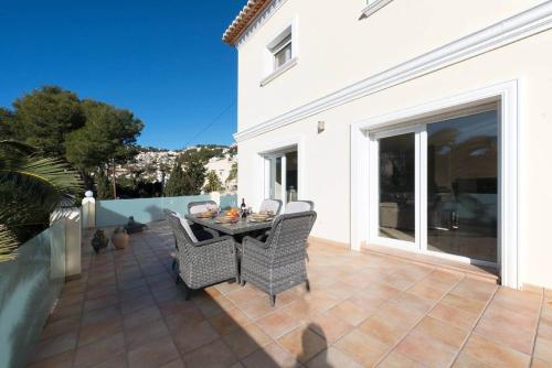 Afbeelding uit fotogalerij van Villa Malibu - PlusHolidays in Moraira