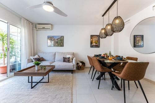 Stylish Seaview Townhouse 3BR Pool 4 Terraces