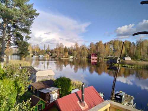 Vaade kämpingu lähedal voolavale jõele