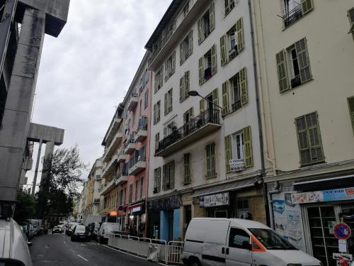 Le GRAND JEAN - CENTRAL PRES GARE ET TRAM - supermarchés - WIFI - 3 Person photo 27