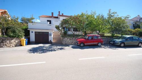 Apartments with parking space Njivice, Krk - 21856