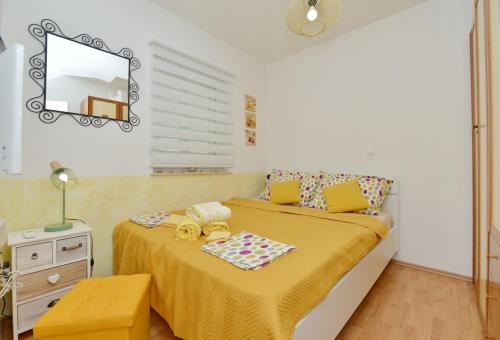Apartments with parking space Novalja, Pag - 22055