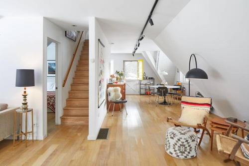 Χώρος καθιστικού στο Cozy, Tranquil A-Frame Oasis