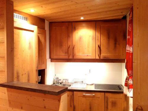 Appartement rénové 5 pers, 4 flocons Or, centre, balcon, WiFi, skis - FR-1-574-13
