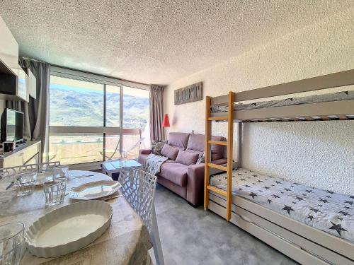 Studio rénové au pied des pistes avec balcon sud, vue ensoleillée, animaux acceptés - FR-1-344-1193