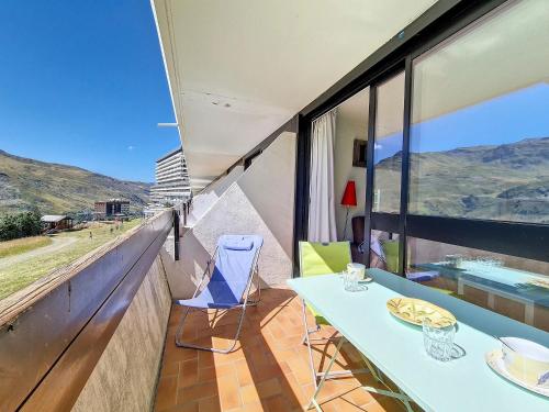 Studio rénové au pied des pistes avec balcon sud, vue ensoleillée, animaux acceptés - FR-1-344-1193