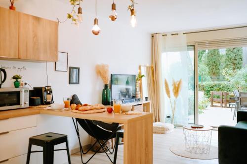 Photo de la galerie de l'établissement T2 confort & rénové avec style à la Grande-Motte, à La Grande Motte