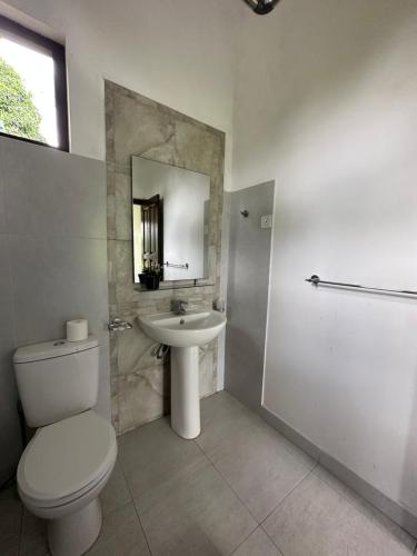 Ένα μπάνιο στο Rockydale Home Stay
