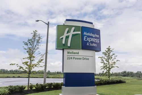 a sign for a hyundaiergy express and shuttle at Holiday Inn Express & Suites - Welland in Welland