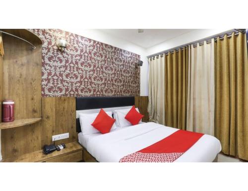 Lova arba lovos apgyvendinimo įstaigoje Hotel Supreme Science City, Ahmedabad