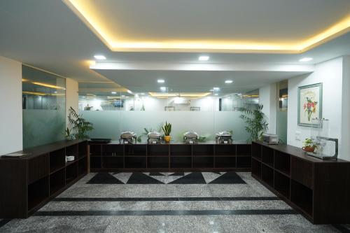 Ο χώρος του λόμπι ή της ρεσεψιόν στο Posh Garden Inn Artemis Hospital Road Gurgaon