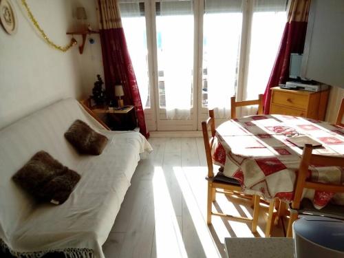 APPARTEMENT F3 DUPLEX CENTRE-VILLE FONT-ROMEU