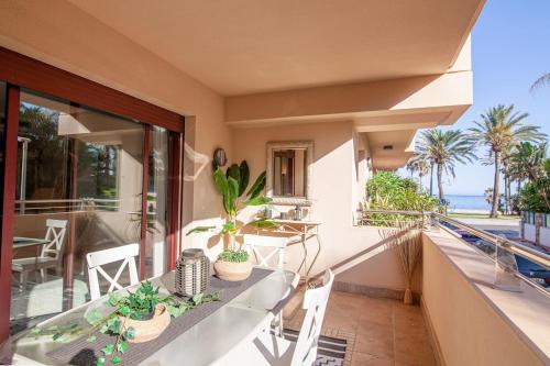 Frontline 2 bed apartment, San Pedro de Alcántara