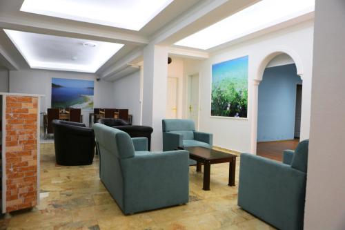 Гостиная зона в Uğur Otel