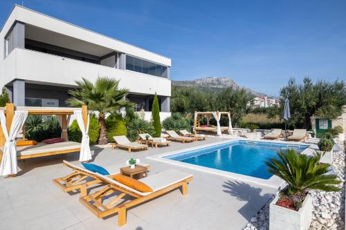 Deluxe double room with sauna and pool