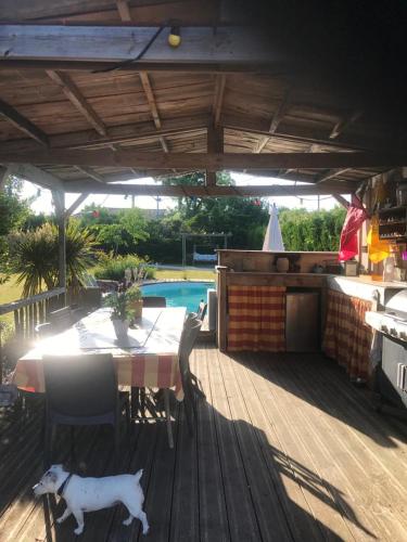 Piscina a La Lavande o a prop