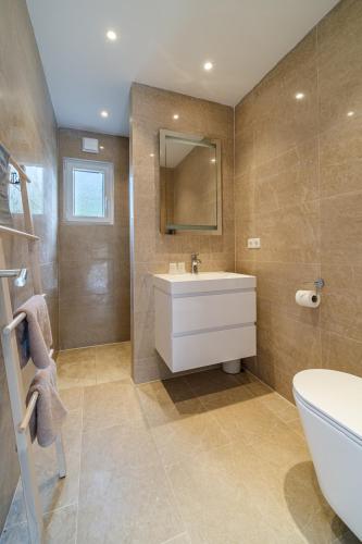 Villa & Studio Luke, Luxe accommodatie, unieke locatie bij de mooiste zandbaai
