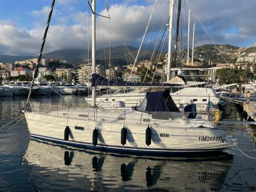 Gallery image of Deliziosa barca a vela in esclusiva con parcheggio gratuito in Sanremo