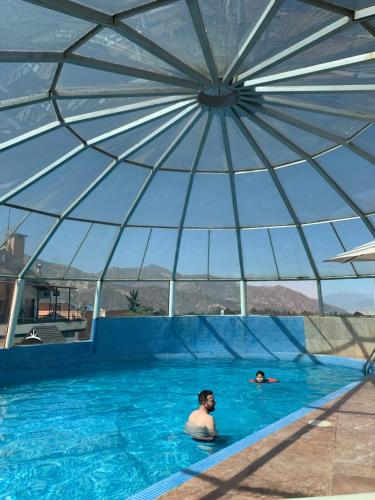 Bazén v ubytování Hotel Oberland nebo v jeho okolí