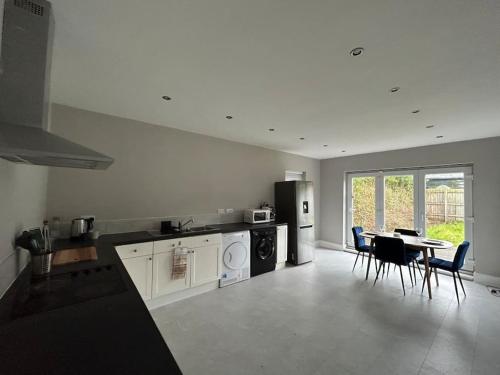 Gallery image of Cosy yet spacious bungalow in Saughall