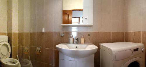 Et badeværelse på Summerland Mamaia