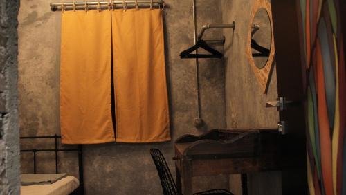 Ένα μπάνιο στο Role Street Hostel
