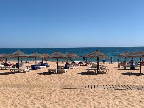 Quarteira Home Beach Férias Tranquilas a 1KM da Praia Totalmente Renovado