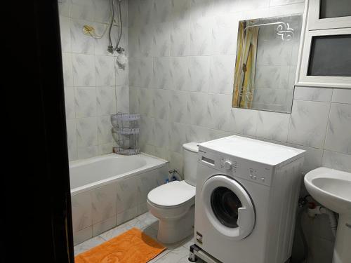 Bany a Lotus compound