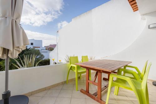 CASA NINI - Apart para 6 com AC e a 100 m da praia Mónica Isabel