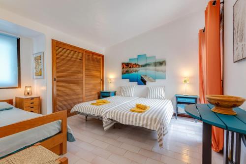CASA NINI - Apart para 6 com AC e a 100 m da praia Mónica Isabel