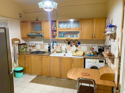 Kuchnia lub aneks kuchenny w obiekcie Dream Appartement El Aouina