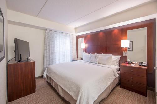 Televisyen dan/atau pusat hiburan di Residence Inn by Marriott Amelia Island