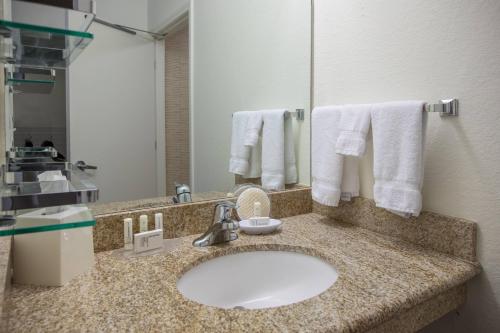 Bilik mandi di Residence Inn by Marriott Amelia Island
