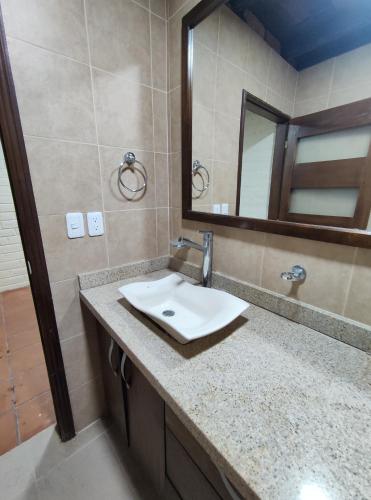 Un baño de Refugio de la Virgen
