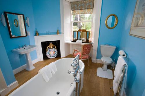 Ванная комната в Ardanaiseig Hotel