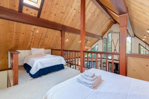 Ένα ή περισσότερα κρεβάτια σε δωμάτιο στο Peaceful Pines