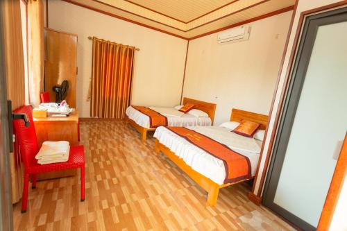 Katil atau katil-katil dalam bilik di Cat Ba Mountain View Homestay