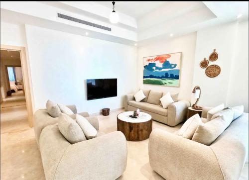 Chic/Elegant 4 Bedrooms… – Photos 2