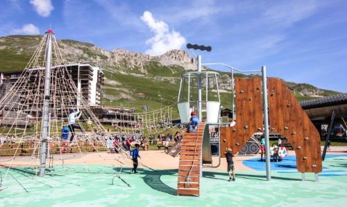 Tignes le lac, au pied des pistes, Ski in-out.