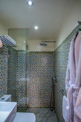 Salle de bains dans l'établissement Riad Glatt K