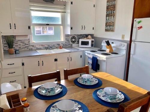 Galeriebild der Unterkunft 2 Bedroom Condo Totally Renovated On Ocean Block In Ship Bottom in Ship Bottom