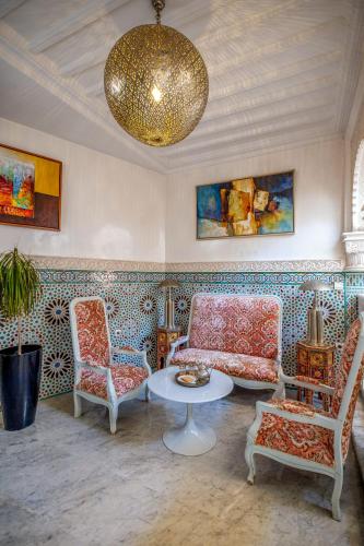 Coin salon dans l'établissement Riad Glatt K