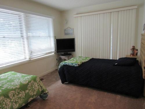 Φωτογραφία από το άλμπουμ του 3 Bedroom 2 Bath Fishery Condo Located On The Ocean Front In Ship Bottom, σε Ship Bottom