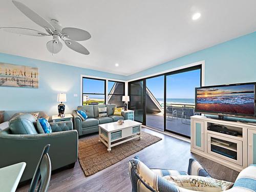 Afbeelding uit fotogalerij van 2 Bedroom 2 Bath 3Rd Floor Fishery Condo With Fabulous Ocean Views in Ship Bottom