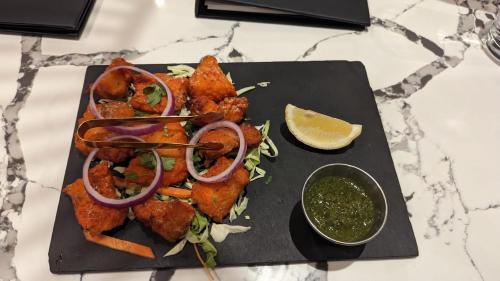 ホテルの敷地内または近くでの食事または食べ物