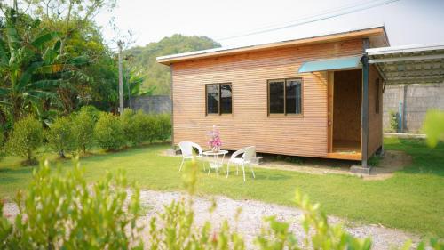 Taman di luar ยายยองรีสอร์ท