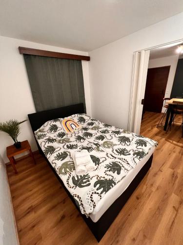 Cama o camas de una habitación en Perfekte Lage! Ganze Wohnung Burgblick Residenz