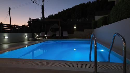 Πισίνα στο ή κοντά στο Lila's Villa