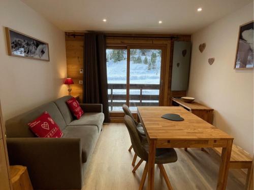 Studio cosy 4 pers, rénové 2023, au pied des pistes et commerces à Méribel Mottaret - FR-1-411-382