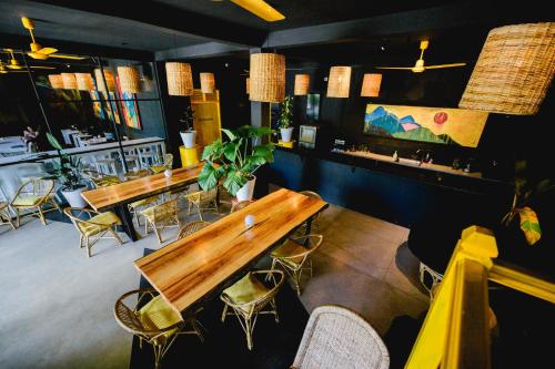 ウェリガマにあるSugar Hostel Weligama - Coliving & Coworkingのギャラリーの写真